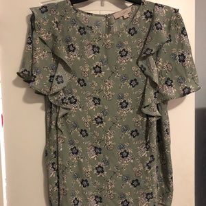 LOFT floral flutter sleeve blouse size Medium